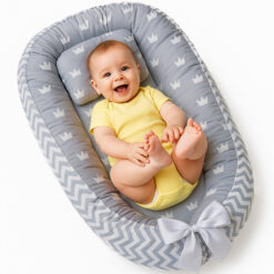 Cosulet Bebelusi pentru Dormit tip Baby Nest, Linomag®, cu Doua Fete, 0-24 Luni, 90x55cm, Husa Bumbac, Confort & Siguranta, Gri deschis/Gri inchis