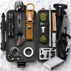 Kit complet de supravietuire Linomag®, 45+ Functii, Trusa camping si urgenta, Lanterna LED, Pix tactic, Tacam multifunctional, Amnar, Patura termica, Bratara paracord cu busola si fluier, Card multifunctional, 21 x 11.5 x 6 cm, Negru